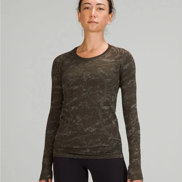 Lululemon Army Green Camouflage Swiftly Tech Long Sleeve HK edit. - Picture 5 of 6
